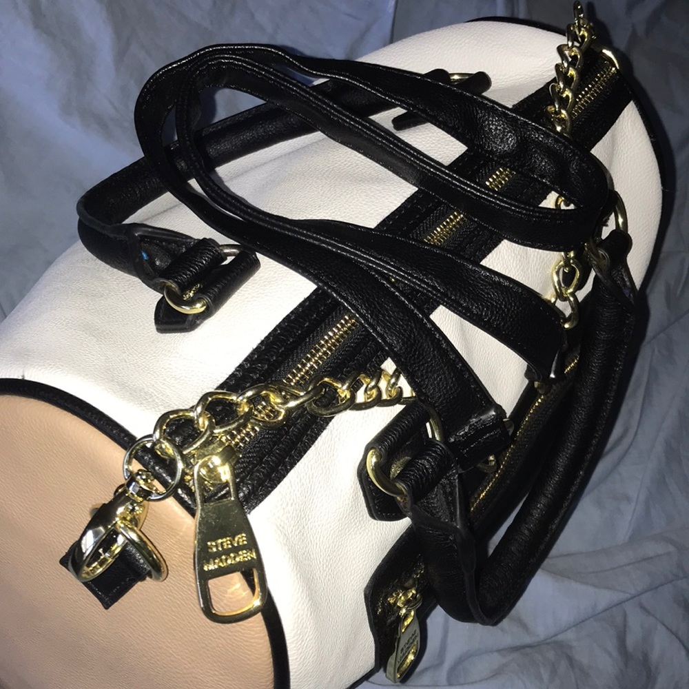 Steve Madden Satchel w/Crossbody Strap & Bracelets - Picture 5 of 8